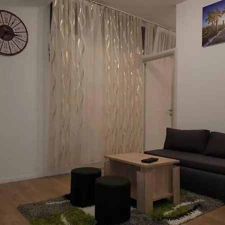 Naomi Apartamento